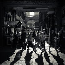 巴勒斯坦人的苦难，被以军押送的长队