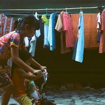 印尼示威活动背后的深层原因与影响