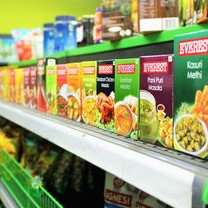 超市收银台后的音乐梦，48岁女子弹唱走红网络