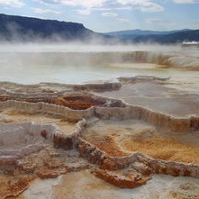 微信上的安道尔现象，全球最小国家如何成为社交网络的热门居住地？