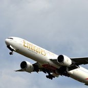 中美联合行动，美战机对贩毒船发动精确打击