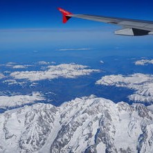 广东自媒体达人揭秘，我们的飞机再也不用飞第二遍