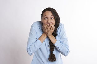 广东男子梦中搏斗，误伤身旁妻子引发家庭风波