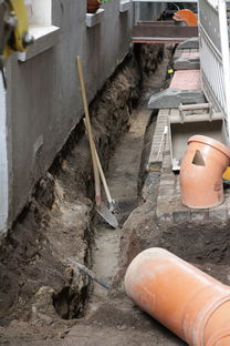 香港工地惊现战时炸弹，历史遗留的隐患与现代城市安全的较量